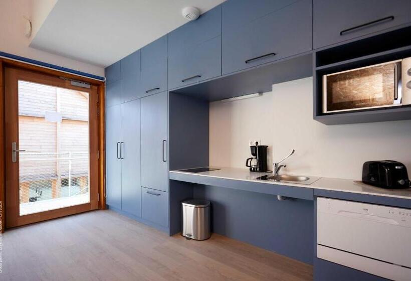 شقة غرفة واحدة, La Ferme Des Ailleurs