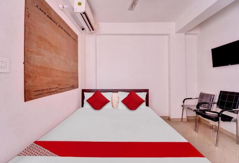 トリプルクラシックルーム, Oyo Flagship Hotel Celebrate Inn