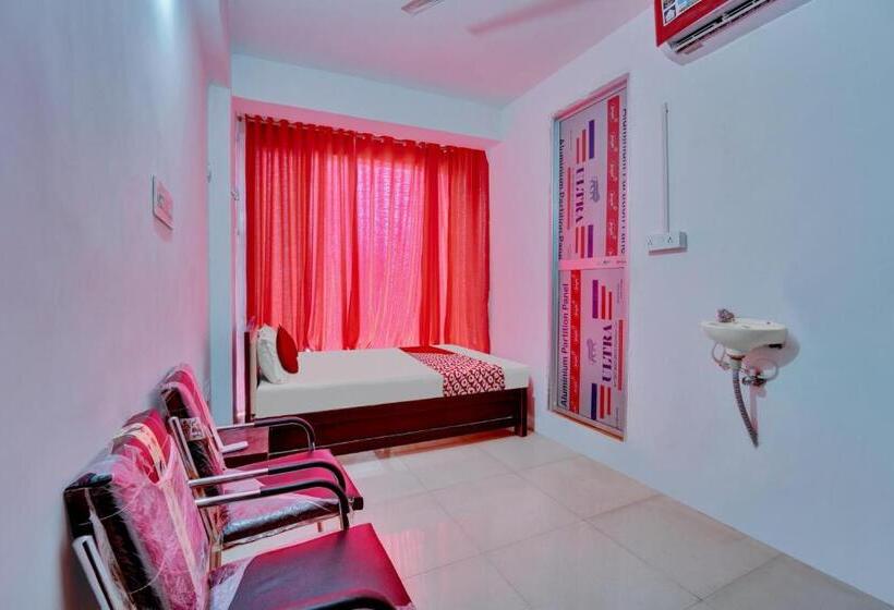 トリプルクラシックルーム, Oyo Flagship Hotel Celebrate Inn