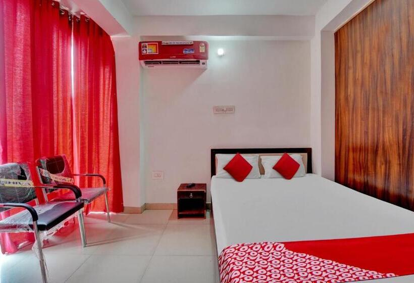 トリプルクラシックルーム, Oyo Flagship Hotel Celebrate Inn