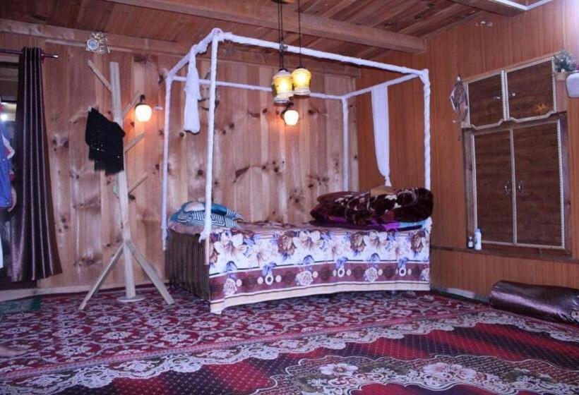 トリプルクラシックルーム, Oyo Flagship Hotel Garima