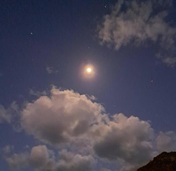 اتاق استاندارد, Room In Lodge Beautiful Sunsets From The Balcony El Roque