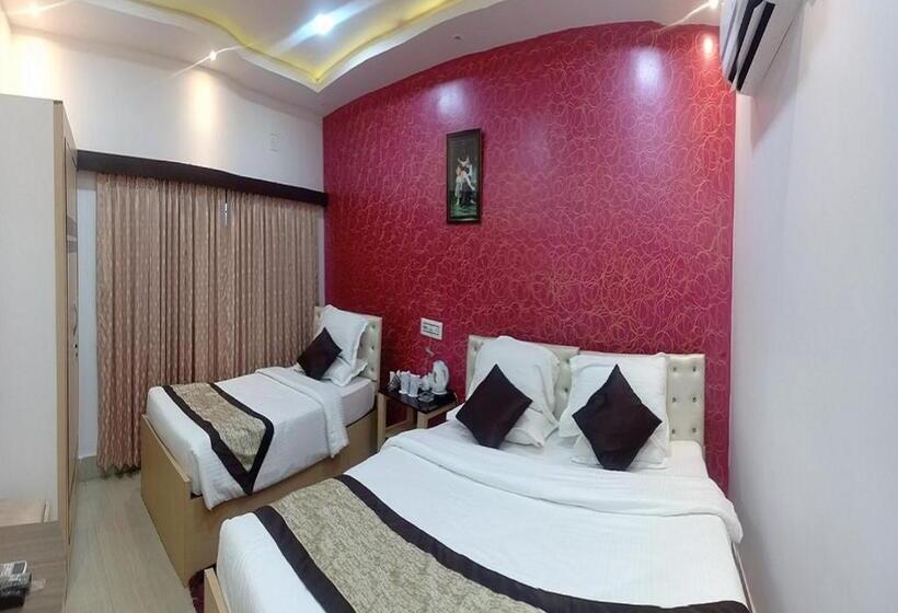 Номер Стандарт Трехместный, Shaan Best Hotel & Lounge In Kharagpur
