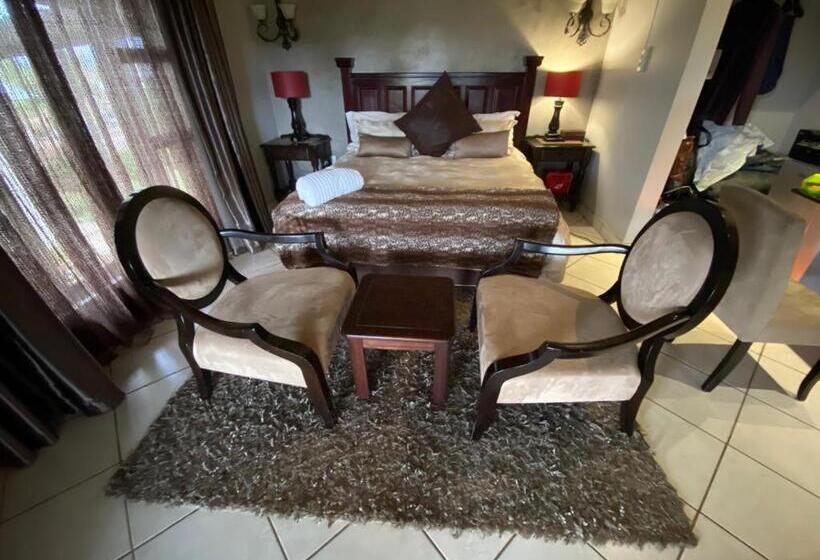 Люкс Deluxe Кровать Кинг, Amani Boutique Hotel And Conference Centre