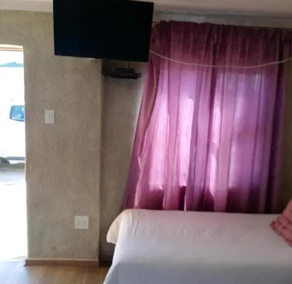 ファミリールーム, Nonesi Lodge