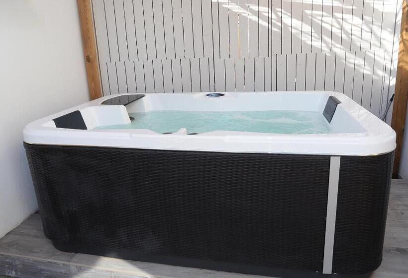 バスタブ付きスタンダードルーム, Oikia Atenea Automatic Rooms