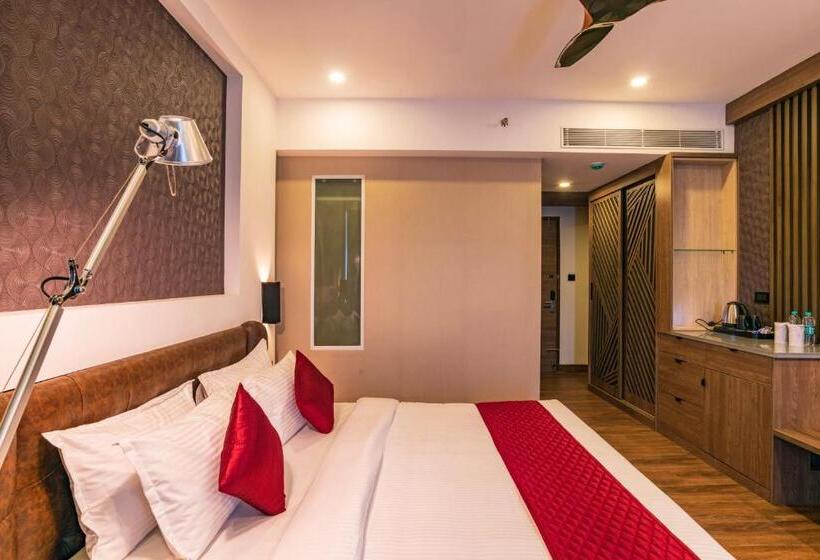 חדר סופריור עם מיטת קינג, Classic Regency