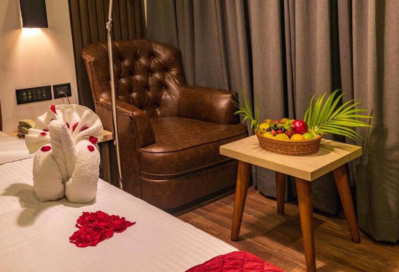 חדר סופריור עם מיטת קינג, Classic Regency