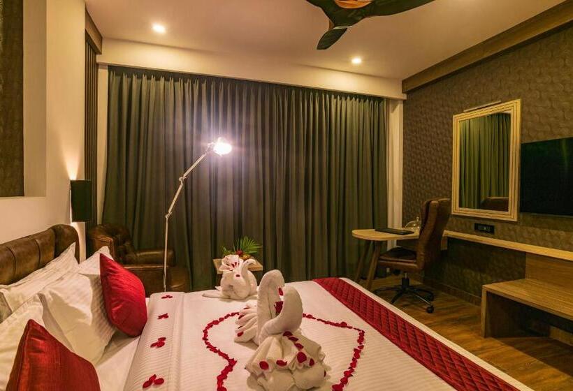 חדר סופריור עם מיטת קינג, Classic Regency