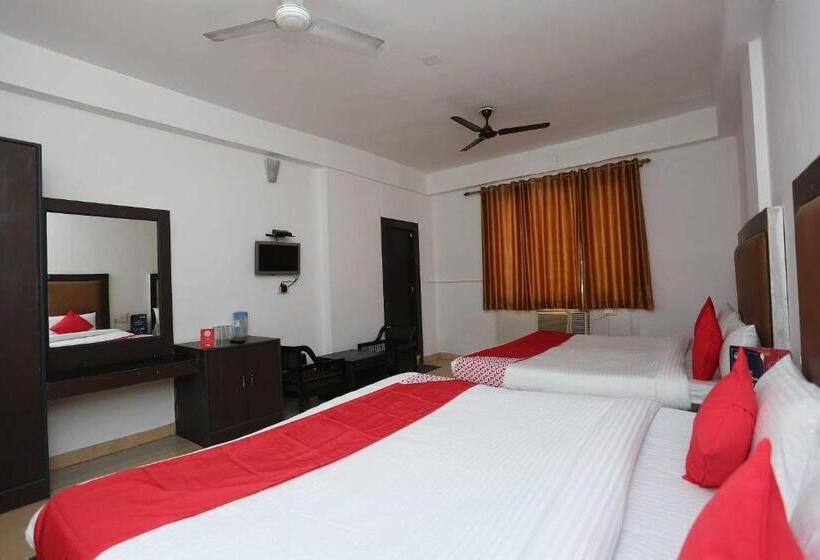 トリプルクラシックルーム, Collection O 81064 Drive In