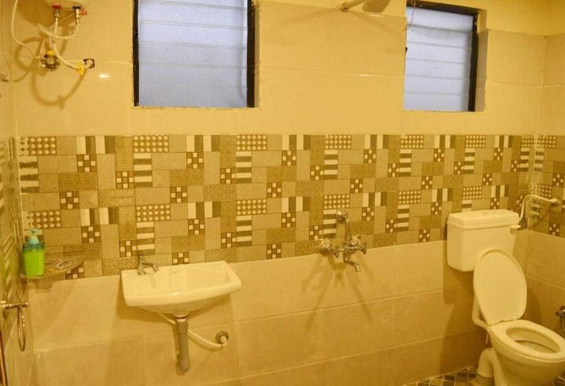 חדר קלאסי לשלושה, Oyo 81018 Moonlight Farm Stays