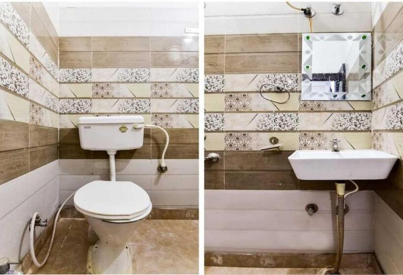 غرفة كلاسيكية ثلاثية, Oyo White Rock