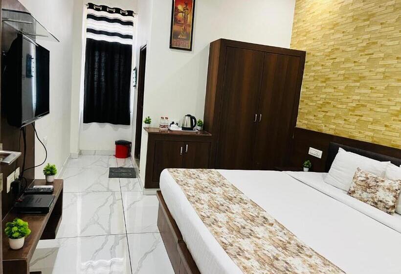 سوییت خانوادگی, Plaza Airport Zone