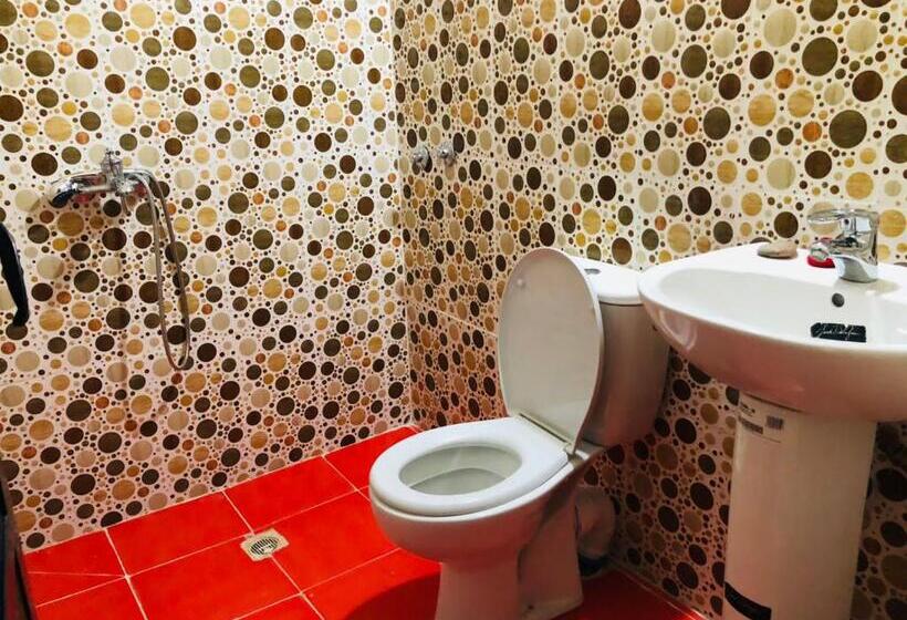 اتاق استاندارد یک نفره, Restaurant Hollywood Africa