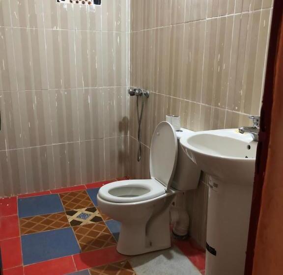 اتاق استاندارد یک نفره, Restaurant Hollywood Africa