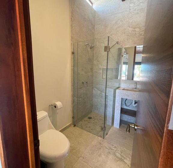 バルコニー付きスタンダードルーム, Ng Ameca