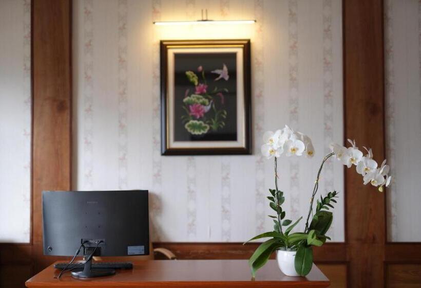 سوییت جونیور, Pleiku Hotel By Gia Lai Tourist