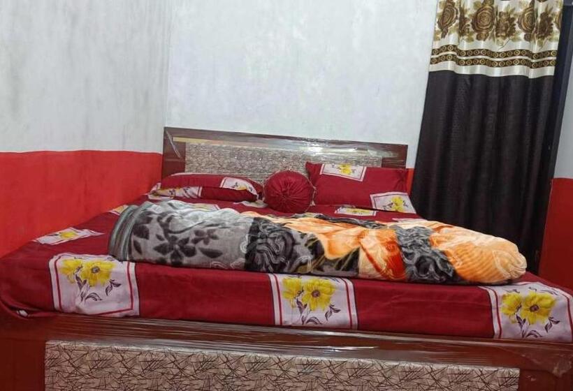 Трехместный Номер Классика, Spot On Spotlight Inn Hotel And Restaurant