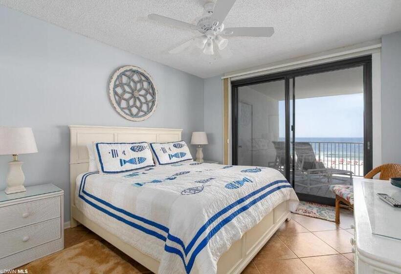 דירת חדר נוף לים, Windward Pointe   404   Amazing Views Huge Balcony 3 Bed