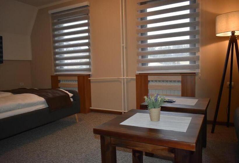 اتاق استاندارد سه نفره, Pansion Zlatna Zita