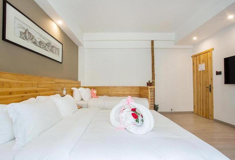 Семейный Номер, Cloudy Warm Hotel   Huangshan Scenic Area Transfer Center Branch