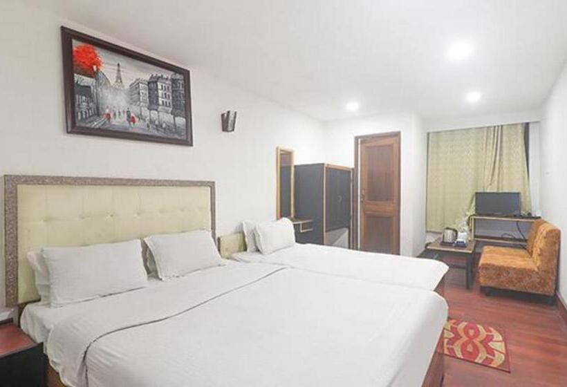 Executive Triple, Treebo Trend Meylong Hills