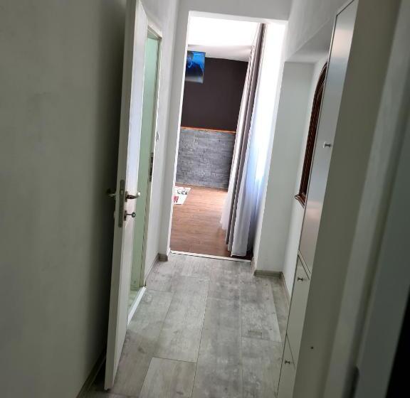 آپارتمان 1 خوابه با تراس, Green Garden Zvonex Tuzla