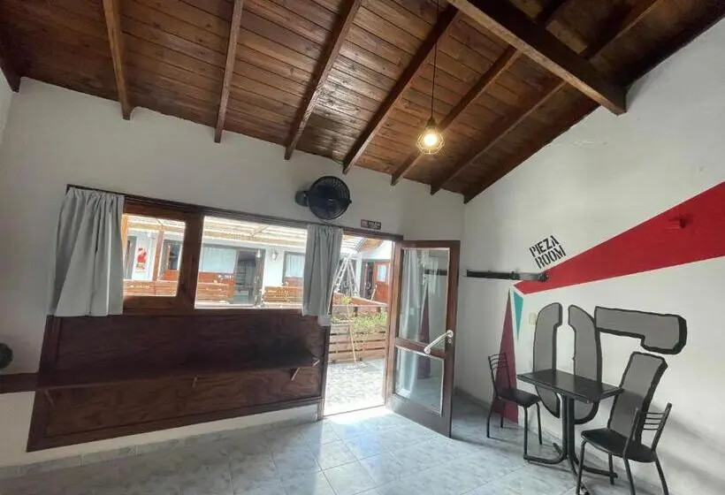 Perhehuone, Hostel De La Plaza