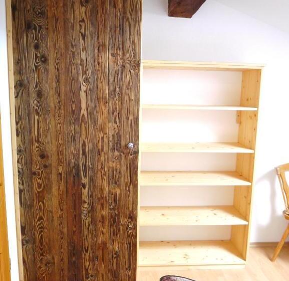 ２ベッドルームアパートメント, Adlerhof