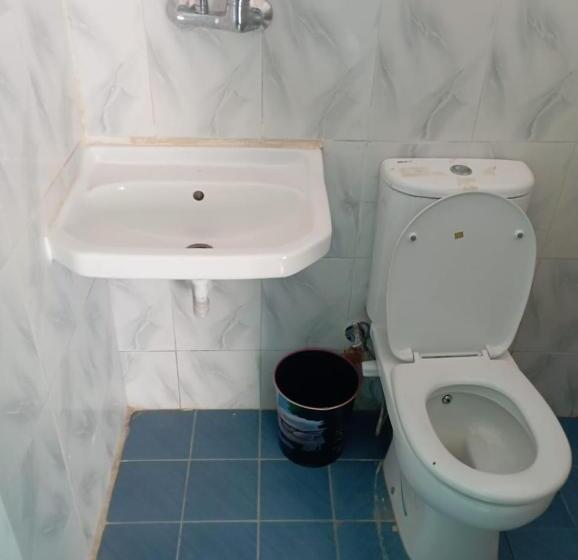 اتاق استاندارد با سرویس بهداشتی مشترک, Blue Bird Village