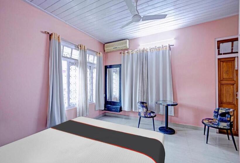 اتاق کلاسیک سه تخته, Collection O D Trinayan Suites