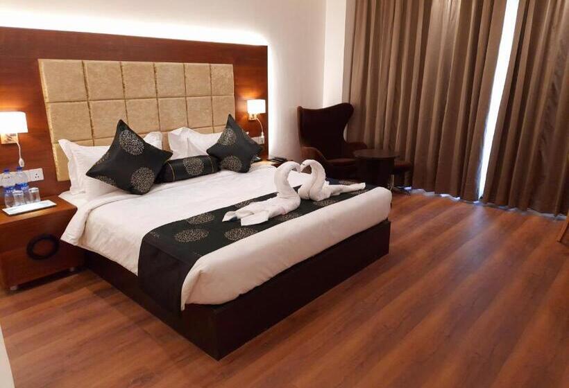 Номер Стандарт Вид на Озеро, Jay Clarks Exotica