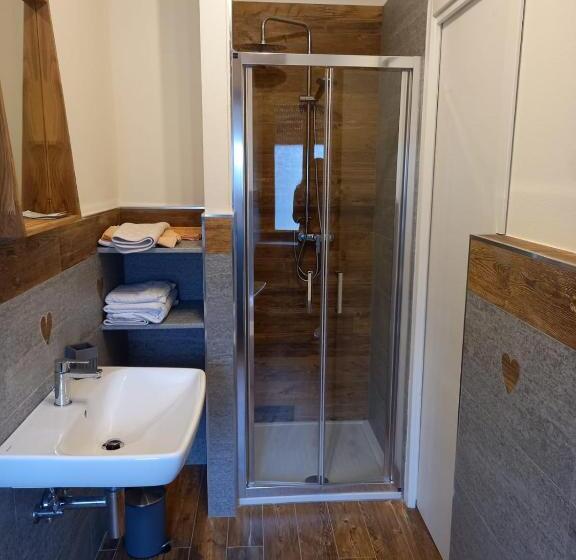 חדר סטנדרט, Laurent