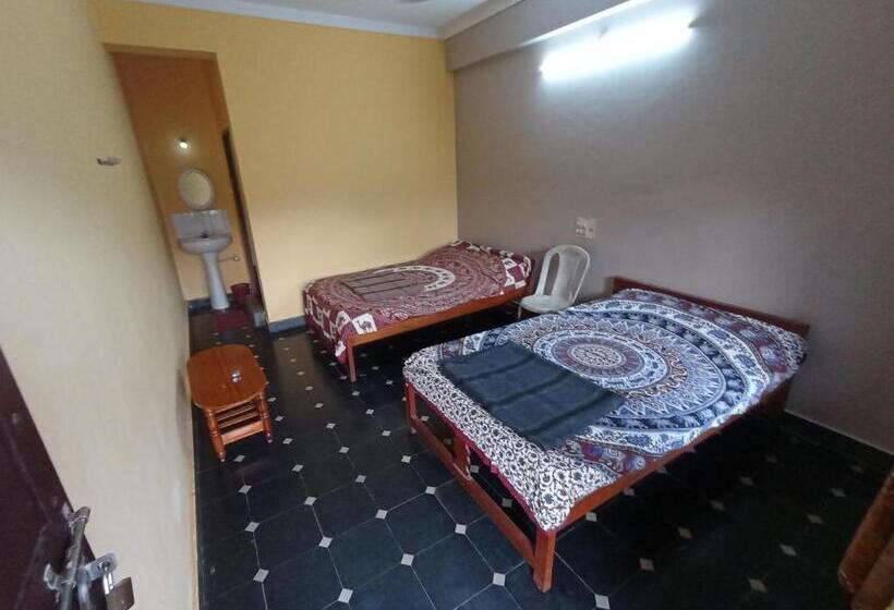 غرفة إقتصادية, Padmambika Lodge