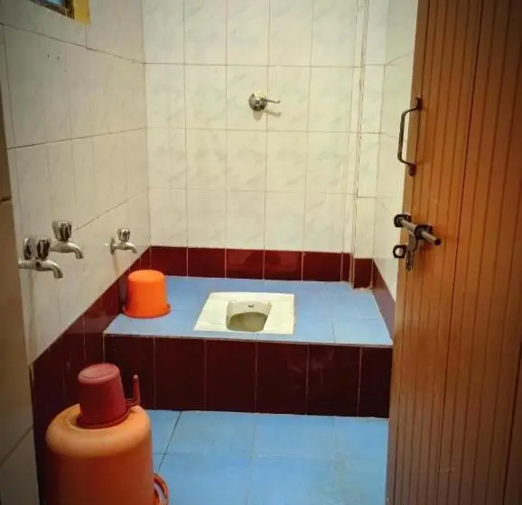 Economy-huone, Padmambika Lodge
