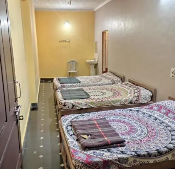 Standard Kolmen Hengen Huone, Padmambika Lodge