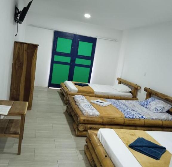 三人经典房间, Puerta Del Cafe