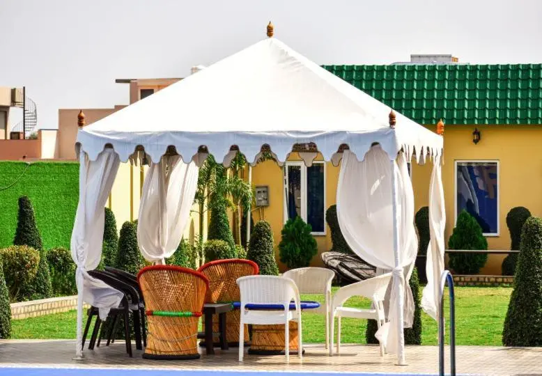デラックスの４人部屋, Sparsh Canopy Resort