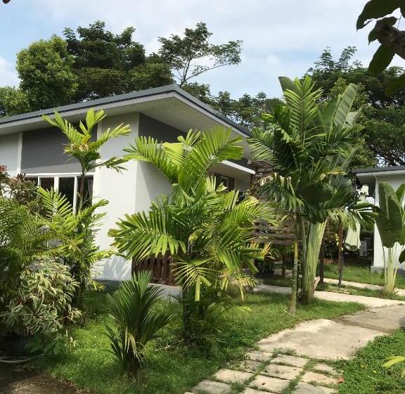 豪华三人间, Sripiamsuk Resort Bangkok