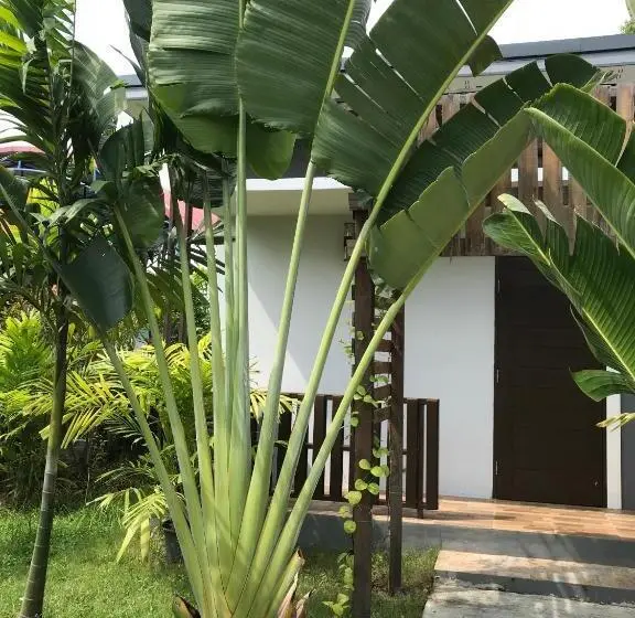 デラックストリプルルーム, Sripiamsuk Resort Bangkok