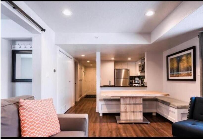 침실 1개 발코니 아파트, Owl S Nest