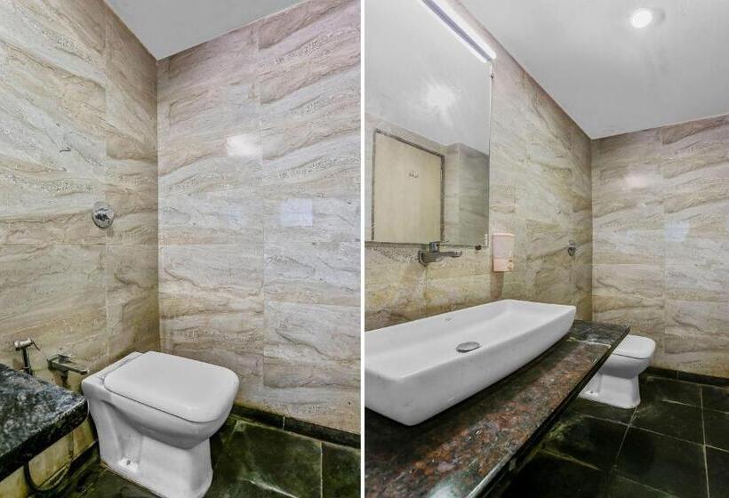 غرفة قياسية, O Derby