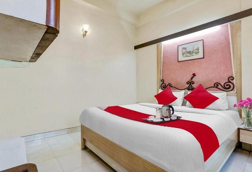 غرفة قياسية, O Derby