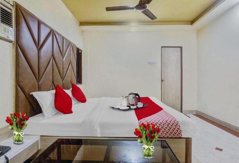 غرفة قياسية, O Derby