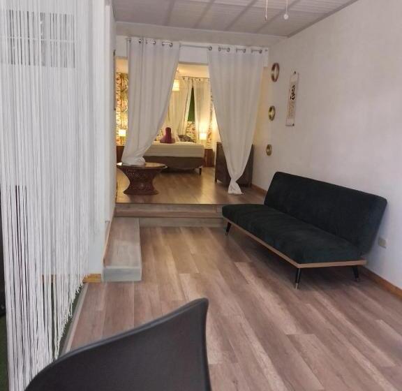 低层单卧公寓, Space One