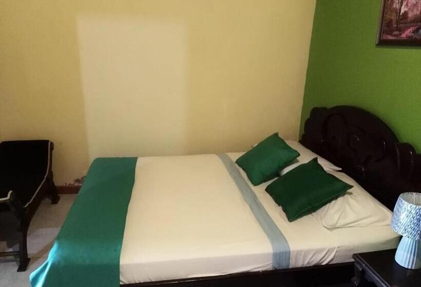 חדר סטנדרט לשלושה, Posada Valerie