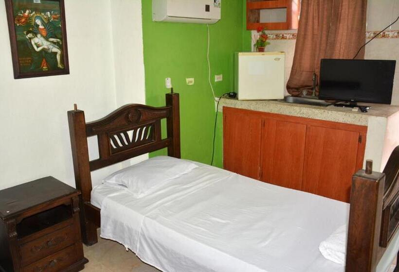 חדר משפחתי, Posada Valerie