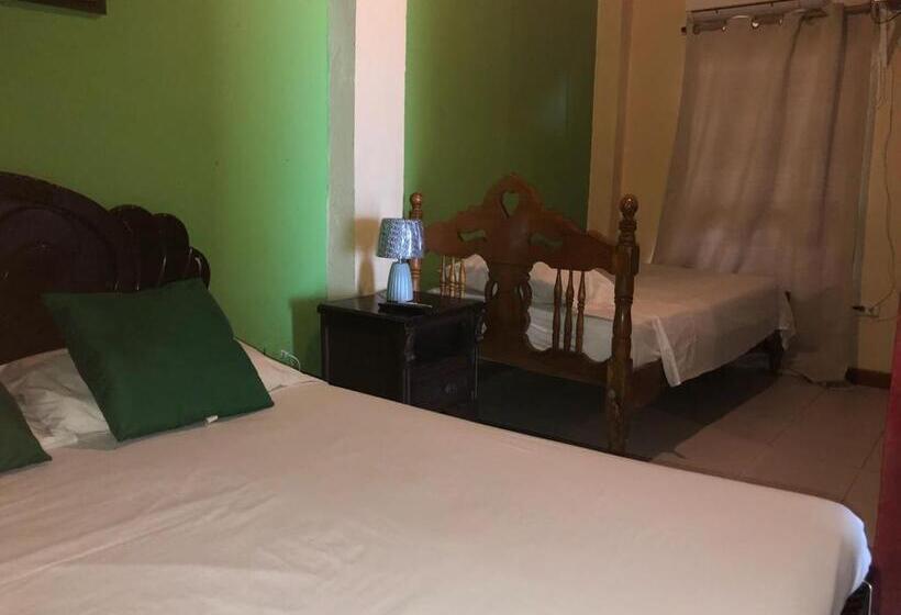 חדר סטנדרט לשלושה, Posada Valerie