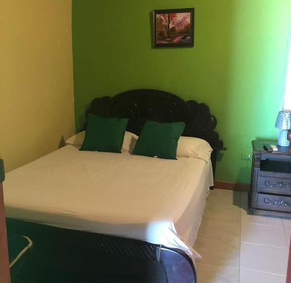 חדר סטנדרט לשלושה, Posada Valerie