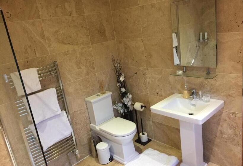 غرفة ديلوكس ثلاثية, Brackfield House Deal 49